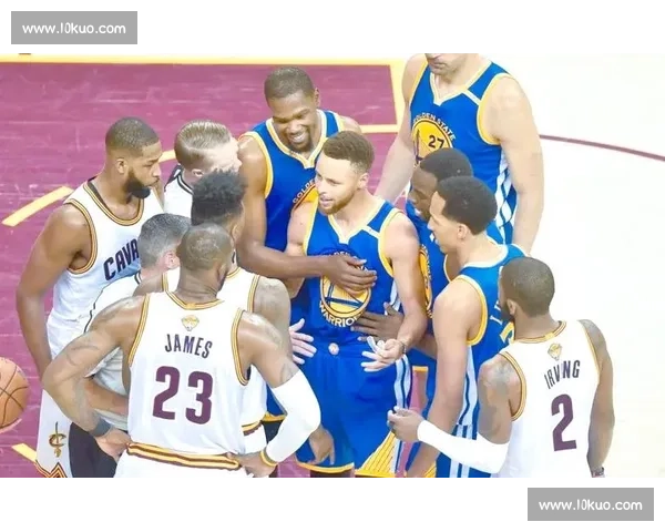 NBA总决赛巅峰对决骑士与勇士的战略较量与球星风采解析 NBA总决赛巅峰对决骑士与勇士的战略较量与球星风采解析