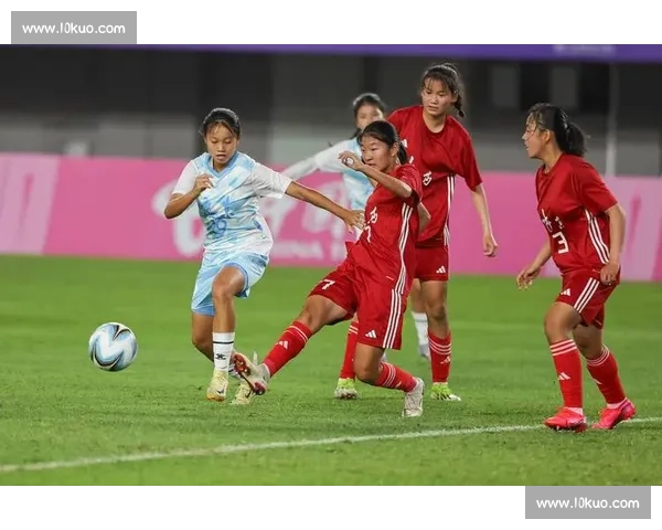 中国U16女足迎战美国队青春对决引发热议国际赛场备受期待焦点之战开启 中国U16女足迎战美国队青春对决引发热议国际赛场备受期待焦点之战开启